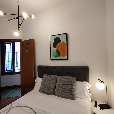 Habitacion Plaza Zabalburu Bilbao Room photo