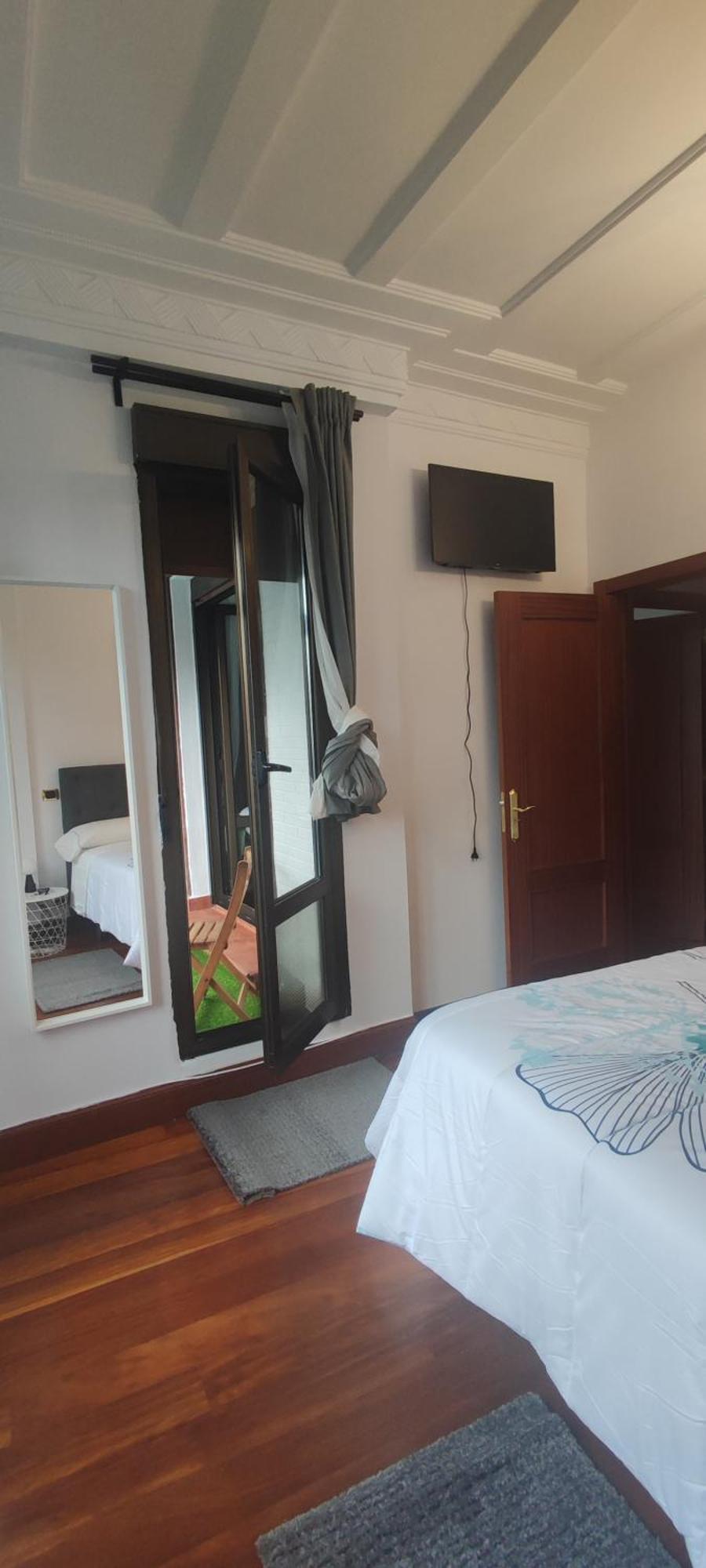 Habitacion Plaza Zabalburu Bilbao Room photo